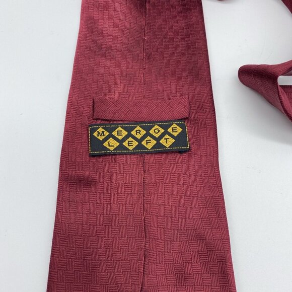 Virginia Tech Hokies 100% Silk Tie NCAA College Basketball Football University - Picture 2 of 4